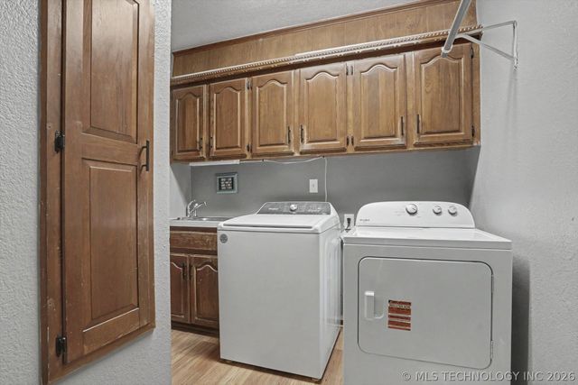 12525 S Skyline Drive, Jenks, OK 74037