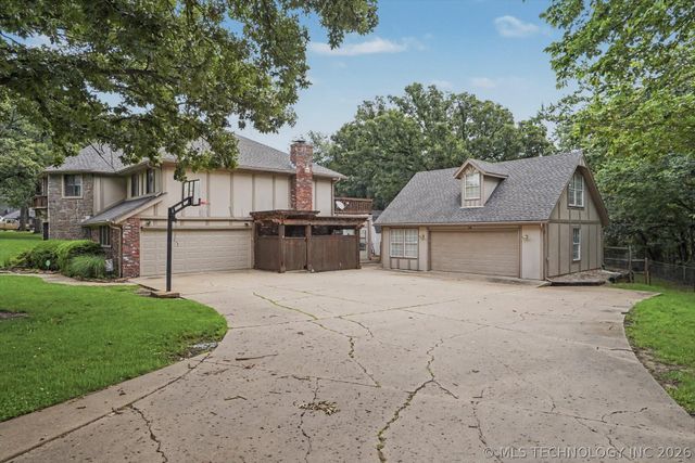 12525 S Skyline Drive, Jenks, OK 74037