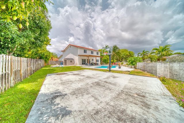 8611 SW 207th Ter, Cutler Bay, FL 33189
