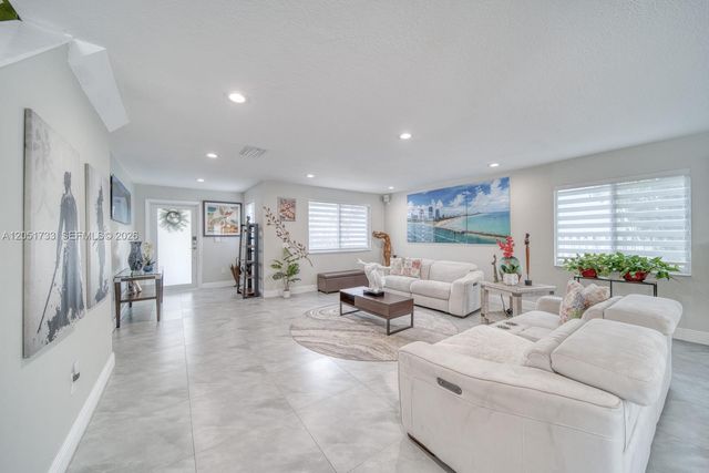 8611 SW 207th Ter, Cutler Bay, FL 33189