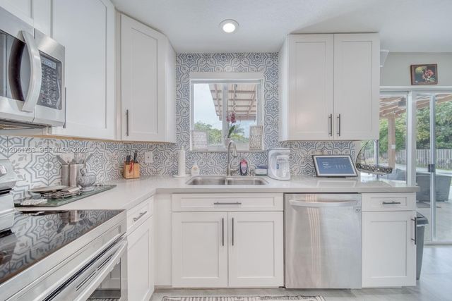 8611 SW 207th Ter, Cutler Bay, FL 33189