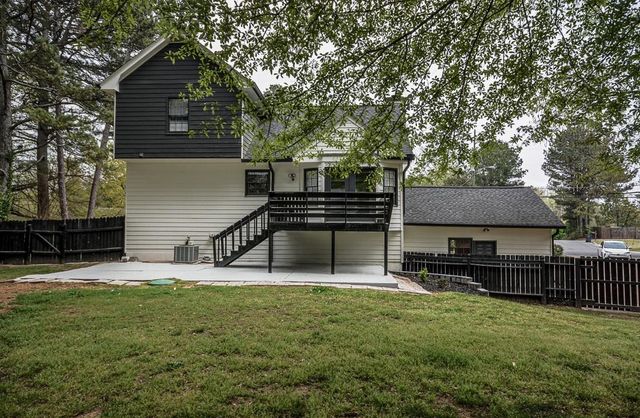 2048 Kelvin Drive, Lawrenceville, GA 30043