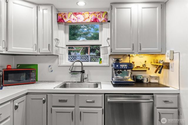 3114 Hoadly Street SE, Olympia, WA 98501