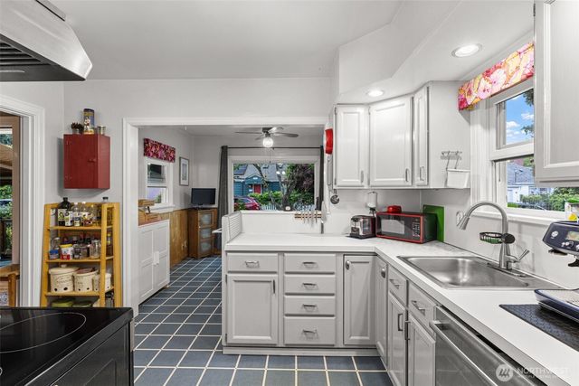 3114 Hoadly Street SE, Olympia, WA 98501