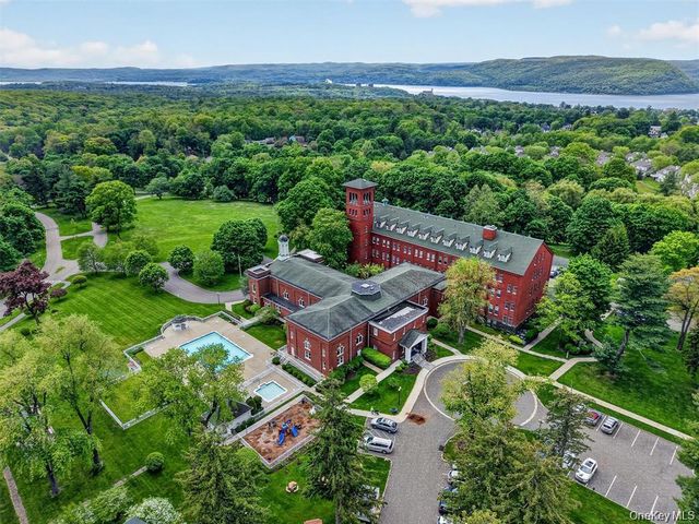 218 Stoneway Lane, Peekskill, NY 10566