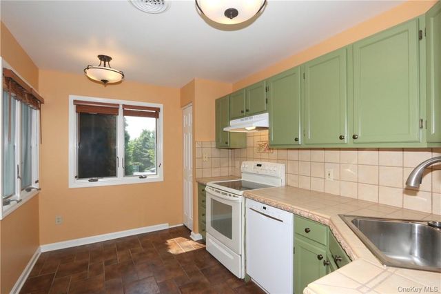 218 Stoneway Lane, Peekskill, NY 10566