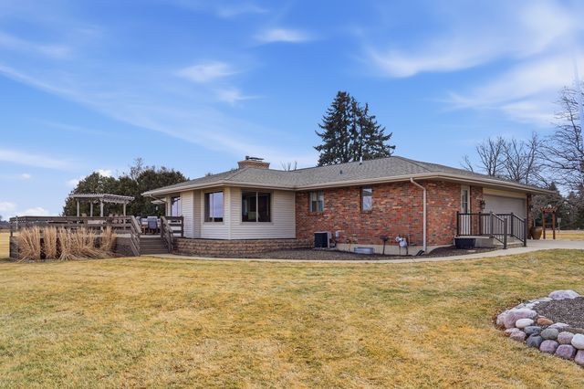 8497 N Meadowlark Lane, Stillman Valley, IL 61084