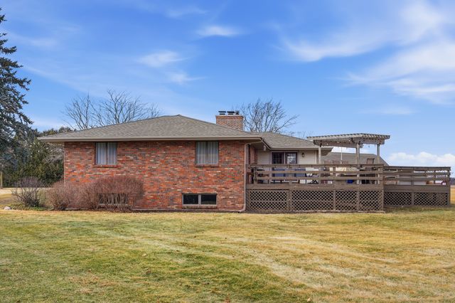 8497 N Meadowlark Lane, Stillman Valley, IL 61084