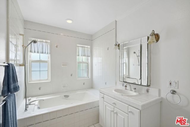 526 Monte Vista Avenue, Glendale, CA 91202