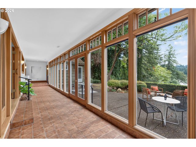 199 PINE VALLEY Rd, Lake Oswego, OR 97034