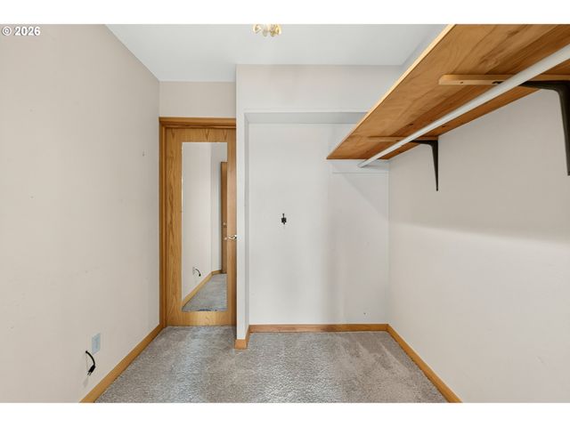 199 PINE VALLEY Rd, Lake Oswego, OR 97034