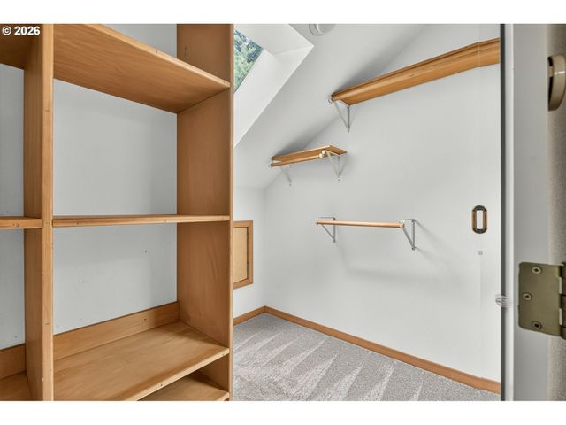 199 PINE VALLEY Rd, Lake Oswego, OR 97034