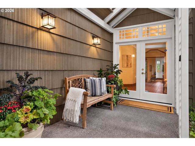 199 PINE VALLEY Rd, Lake Oswego, OR 97034