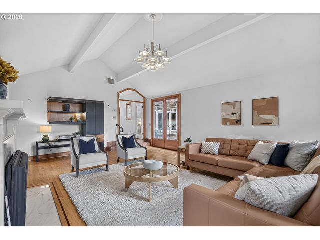 199 PINE VALLEY Rd, Lake Oswego, OR 97034