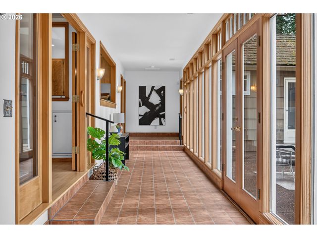 199 PINE VALLEY Rd, Lake Oswego, OR 97034