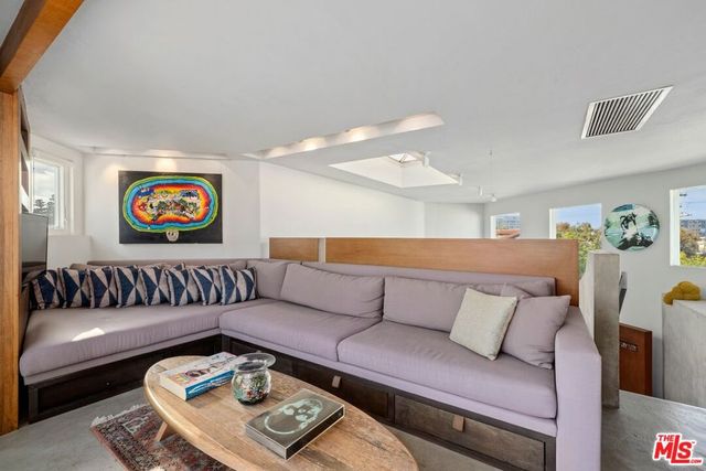 24 Eastwind Street 2, Marina Del Rey, CA 90292