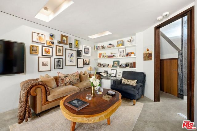 24 Eastwind Street 2, Marina Del Rey, CA 90292