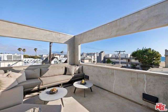 24 Eastwind Street 2, Marina Del Rey, CA 90292