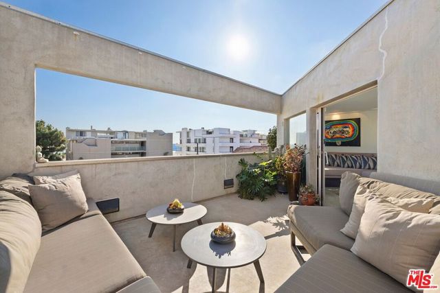 24 Eastwind Street 2, Marina Del Rey, CA 90292
