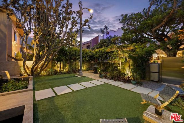 24 Eastwind Street 2, Marina Del Rey, CA 90292
