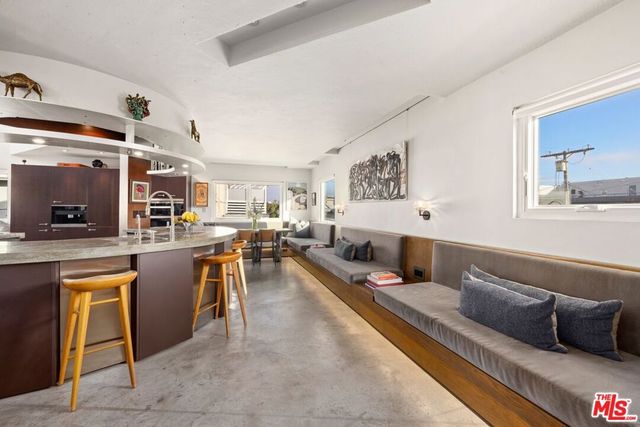 24 Eastwind Street 2, Marina Del Rey, CA 90292