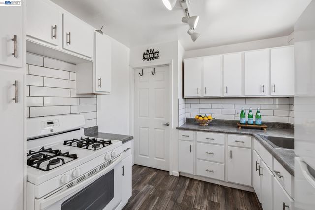 4061 Maiden Ln, Union City, CA 94587