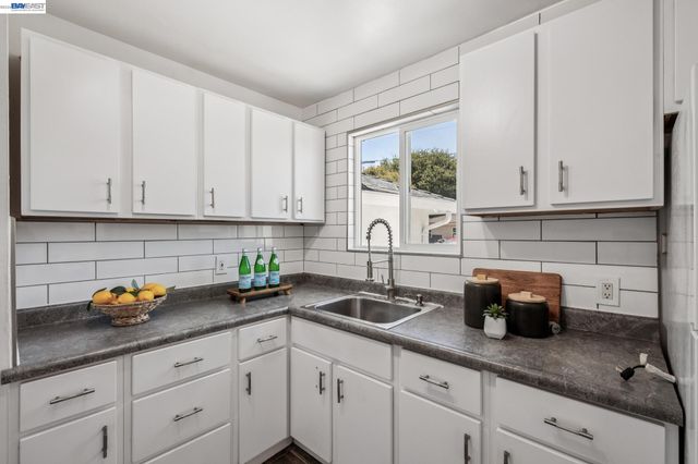 4061 Maiden Ln, Union City, CA 94587