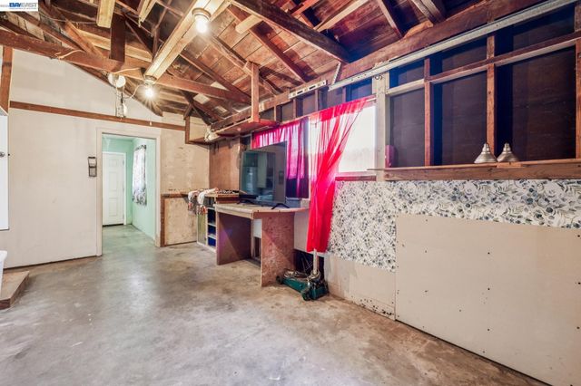 4061 Maiden Ln, Union City, CA 94587