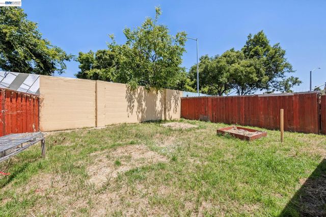 4061 Maiden Ln, Union City, CA 94587