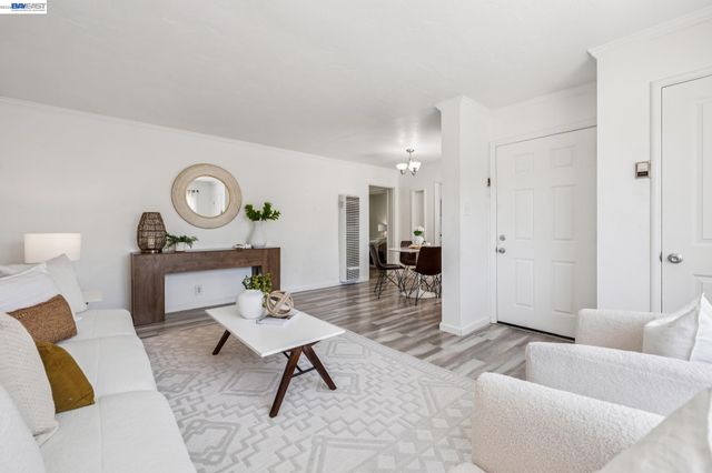 4061 Maiden Ln, Union City, CA 94587