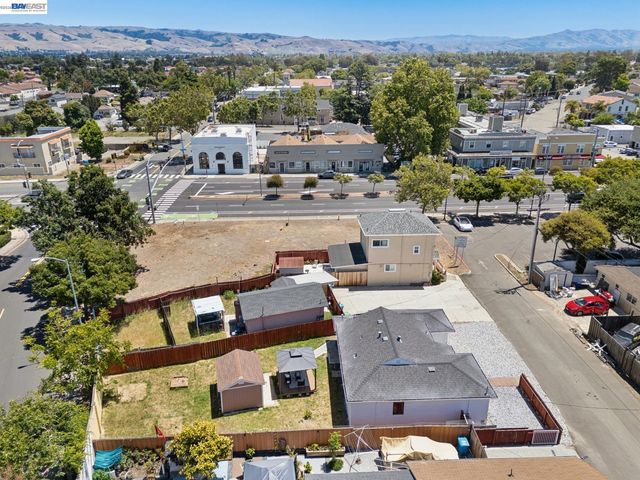 4061 Maiden Ln, Union City, CA 94587