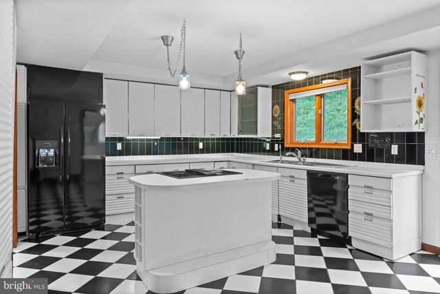 8095 PLOWDEN DR, La Plata, MD 20646