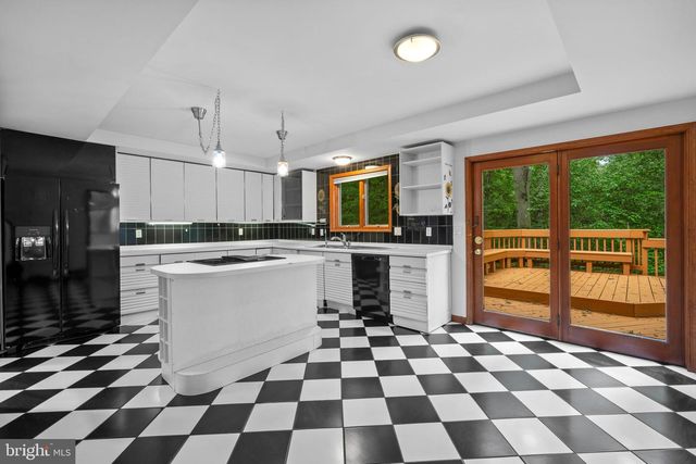 8095 PLOWDEN DR, La Plata, MD 20646