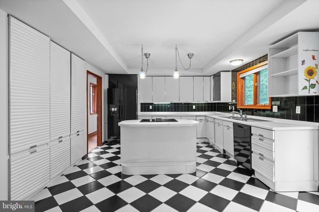 8095 PLOWDEN DR, La Plata, MD 20646