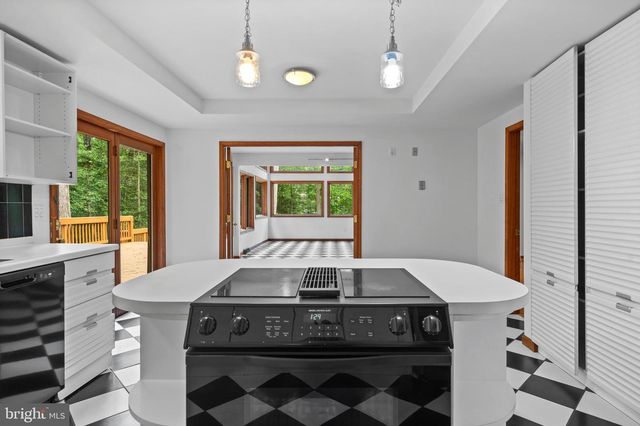 8095 PLOWDEN DR, La Plata, MD 20646