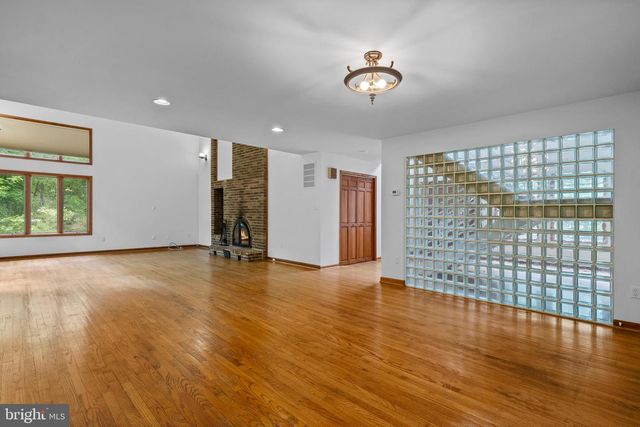 8095 PLOWDEN DR, La Plata, MD 20646