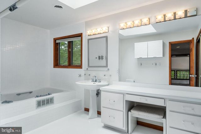 8095 PLOWDEN DR, La Plata, MD 20646