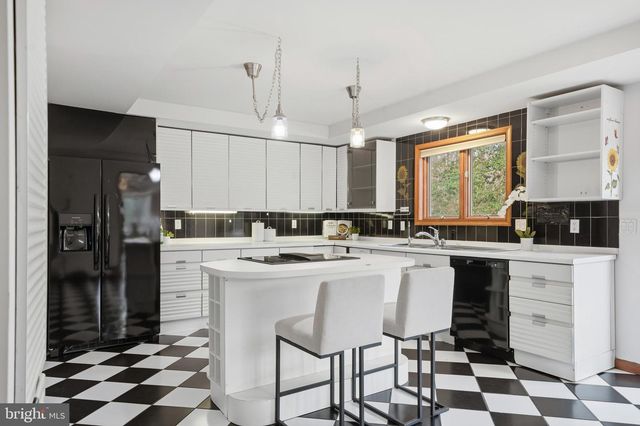 8095 PLOWDEN DR, La Plata, MD 20646