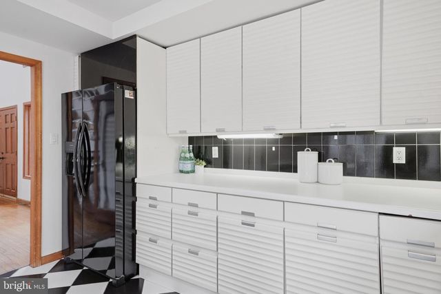 8095 PLOWDEN DR, La Plata, MD 20646