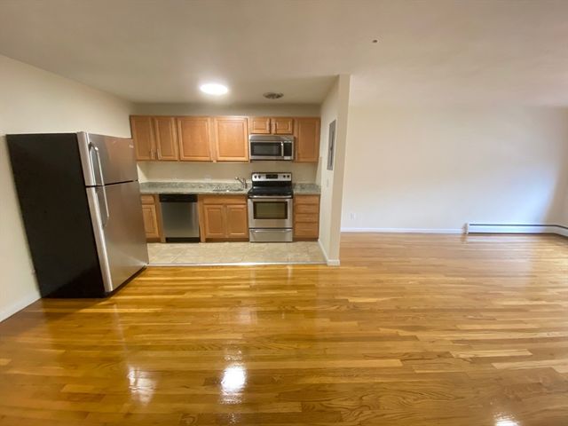 222 Babcock Street 4A, Brookline, MA 02446