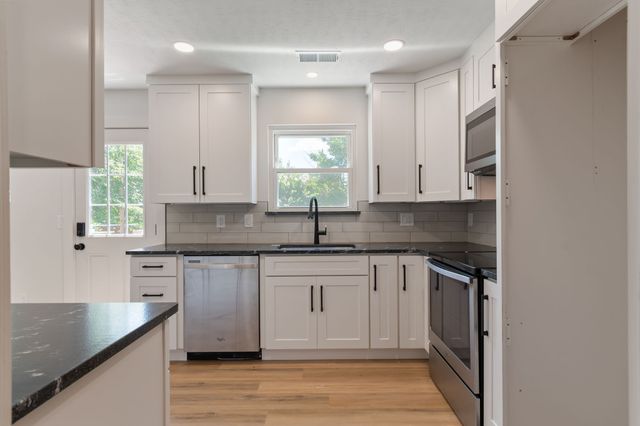 2675 Sutherland Dr, Thompsons Station, TN 37179