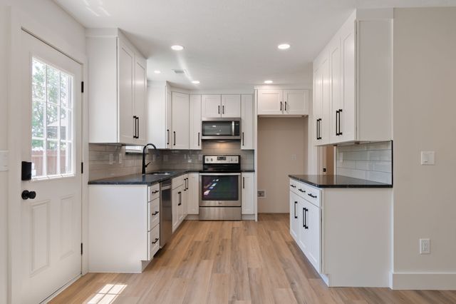 2675 Sutherland Dr, Thompsons Station, TN 37179