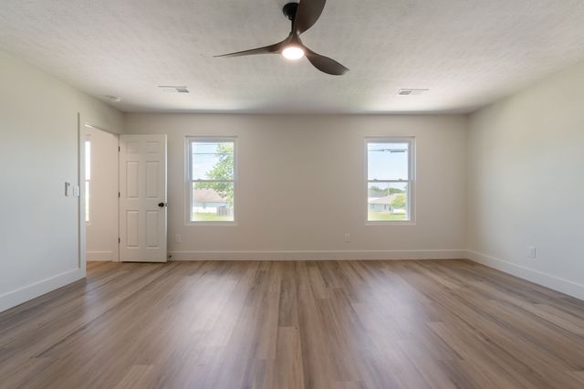 2675 Sutherland Dr, Thompsons Station, TN 37179