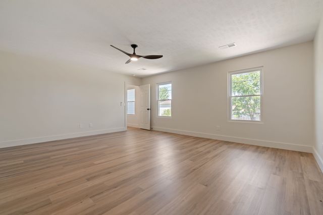 2675 Sutherland Dr, Thompsons Station, TN 37179