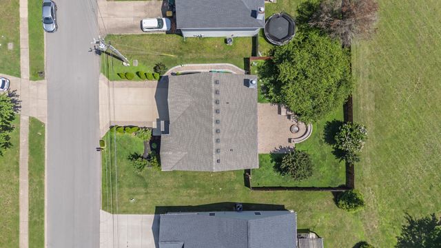 2675 Sutherland Dr, Thompsons Station, TN 37179