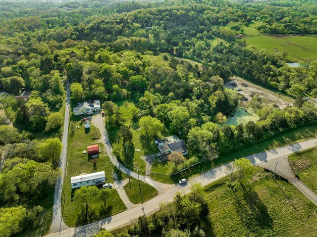 1810 Monsanto Rd, Columbia, TN 38401