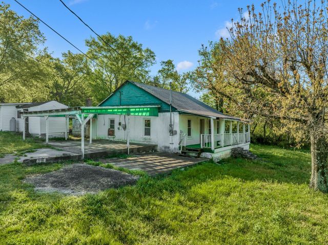 1810 Monsanto Rd, Columbia, TN 38401