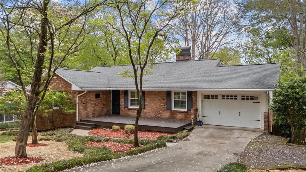 1035 Deepwood Court, Winston-salem, NC 27104