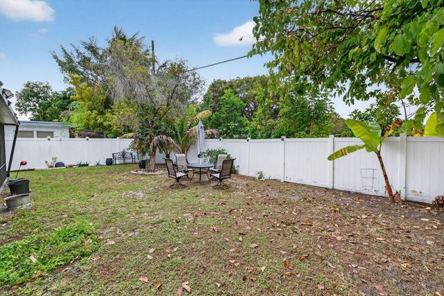 1236 SW 75th Avenue, North Lauderdale, FL 33068