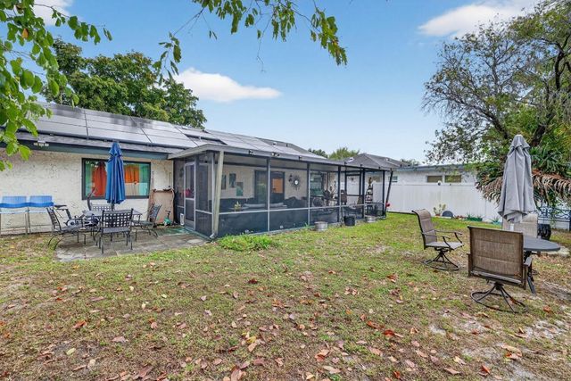 1236 SW 75th Avenue, North Lauderdale, FL 33068